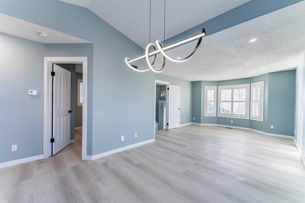 134 Erin Meadow Crescent SE, Calgary — photo 2 of 43