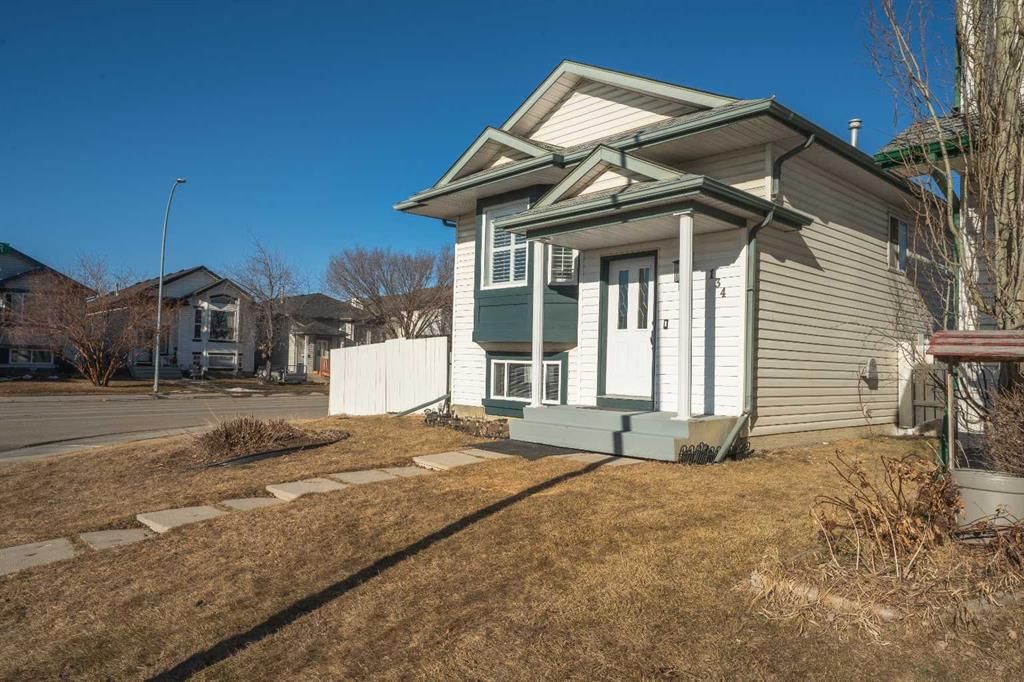 134 Erin Meadow Crescent SE, Calgary — photo 5 of 43