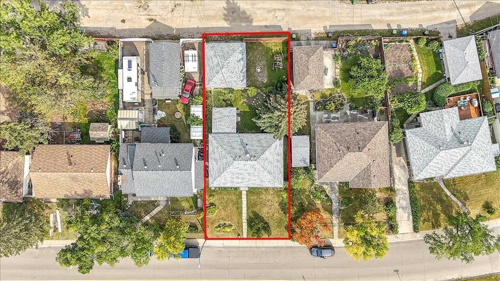 4920 Worcester Drive SW, Calgary — photo 4 of 46