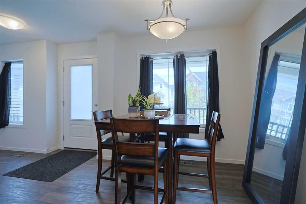 153 Yorkville Avenue SW, Calgary — photo 3 of 34