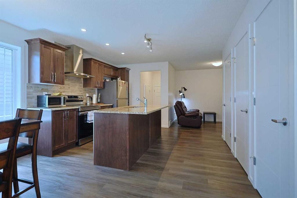 153 Yorkville Avenue SW, Calgary — photo 5 of 34