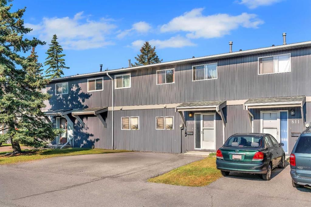 810, 120 Silvercreek Close NW, Calgary — main listing photo