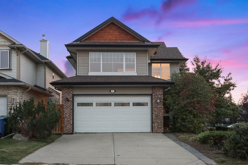 7 Crestmont Drive SW, Calgary — photo 4 of 50