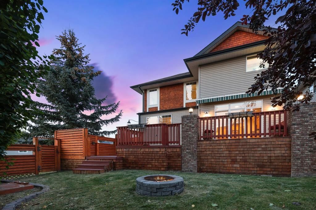 7 Crestmont Drive SW, Calgary — photo 5 of 50