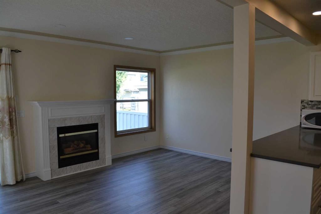 21 Country Hills Rise NW, Calgary — photo 4 of 23