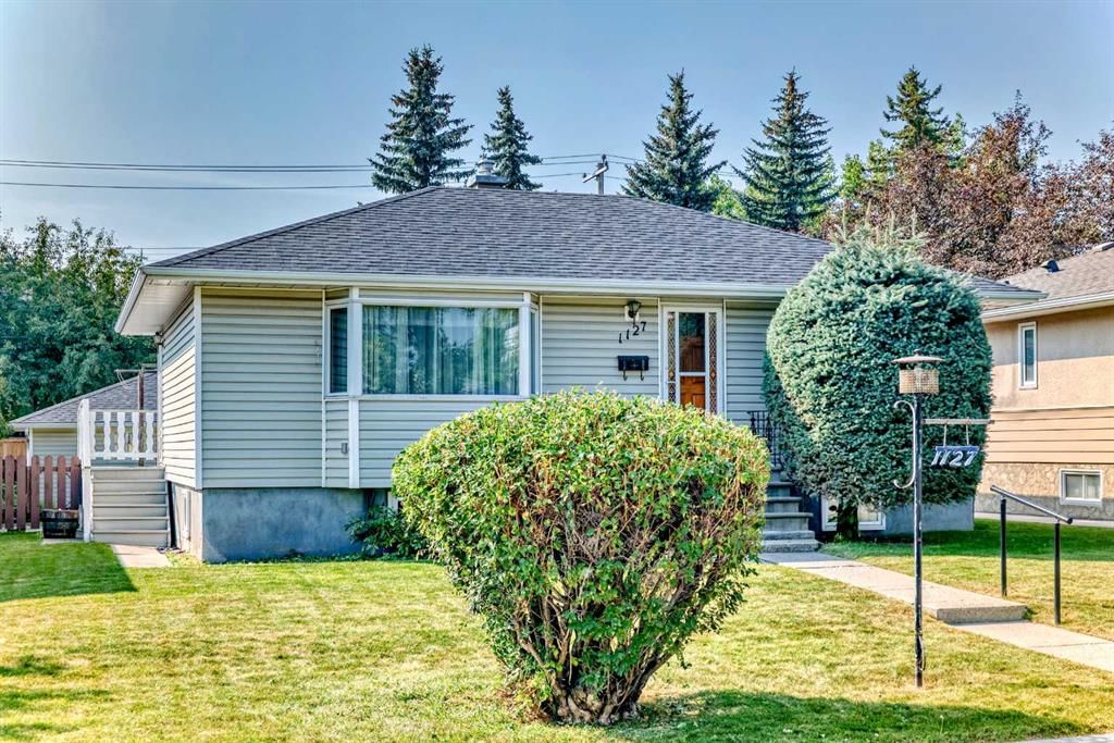 1127 15 Avenue NE, Calgary — photo 3 of 41