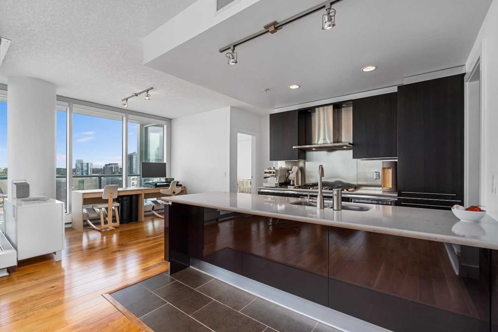 1506, 433 11 Avenue SE, Calgary — photo 3 of 43
