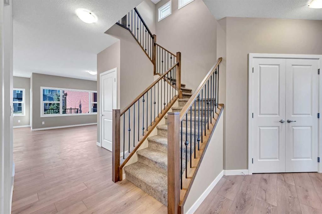 152 Wolf Hollow Manor SE, Calgary — photo 5 of 50