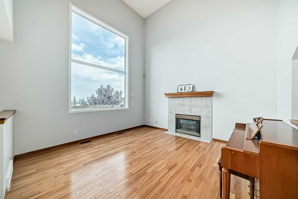 307 Edgebrook Park NW, Calgary — photo 2 of 41
