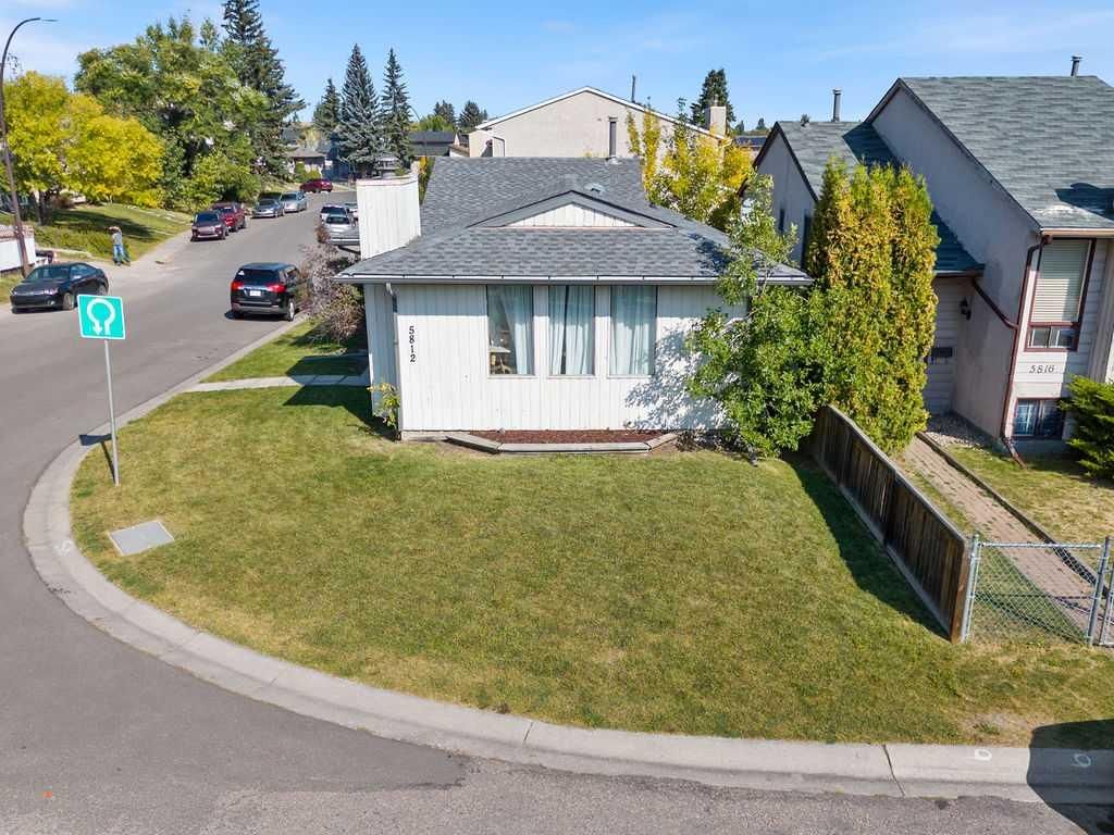 5812 22 Avenue NE, Calgary — photo 2 of 42