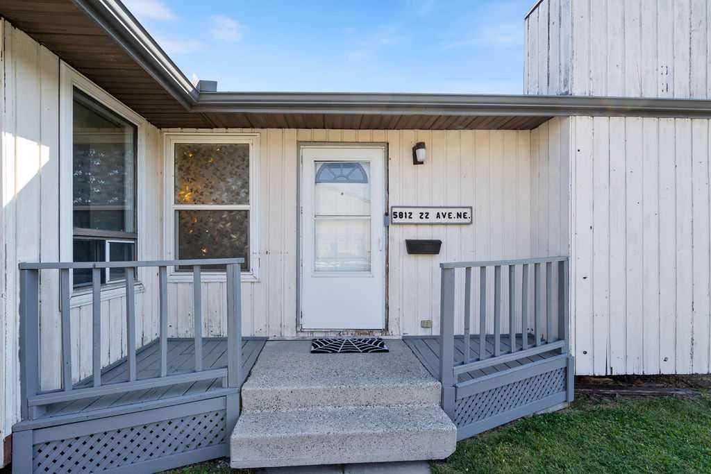 5812 22 Avenue NE, Calgary — photo 3 of 42