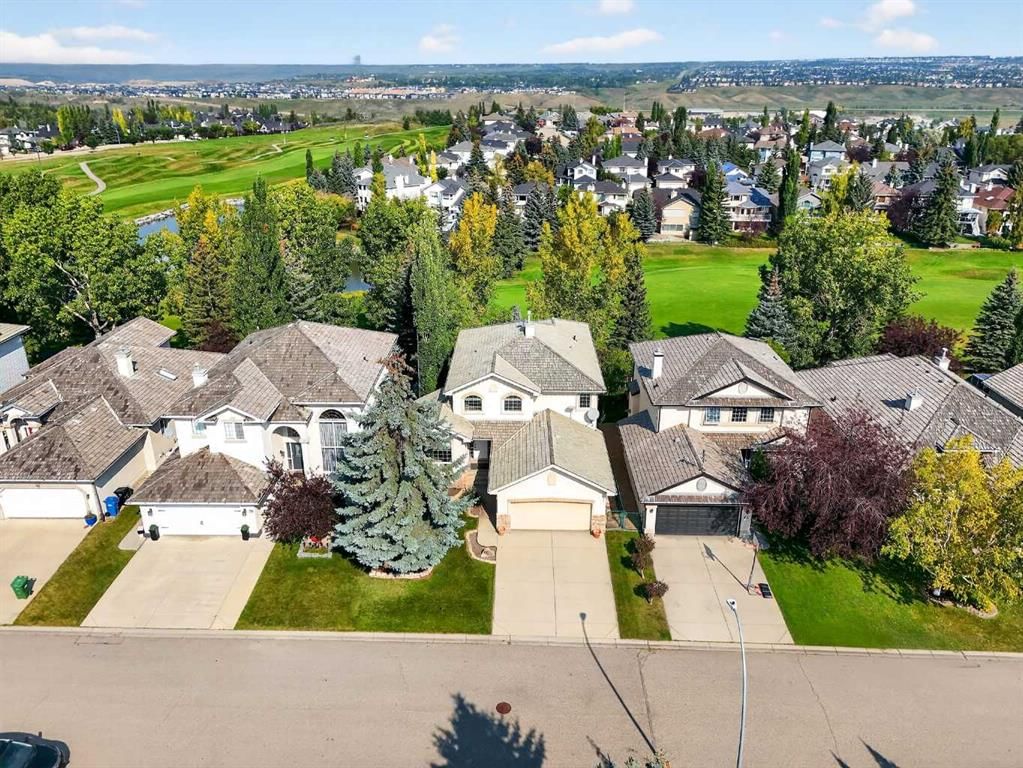 46 Valley Ponds Way NW, Calgary — photo 2 of 50
