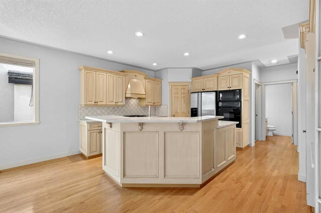 46 Valley Ponds Way NW, Calgary — photo 5 of 50