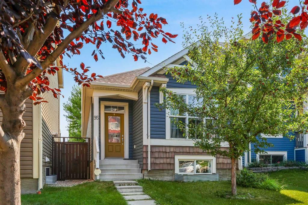 95 New Brighton Landing SE, Calgary — photo 2 of 46
