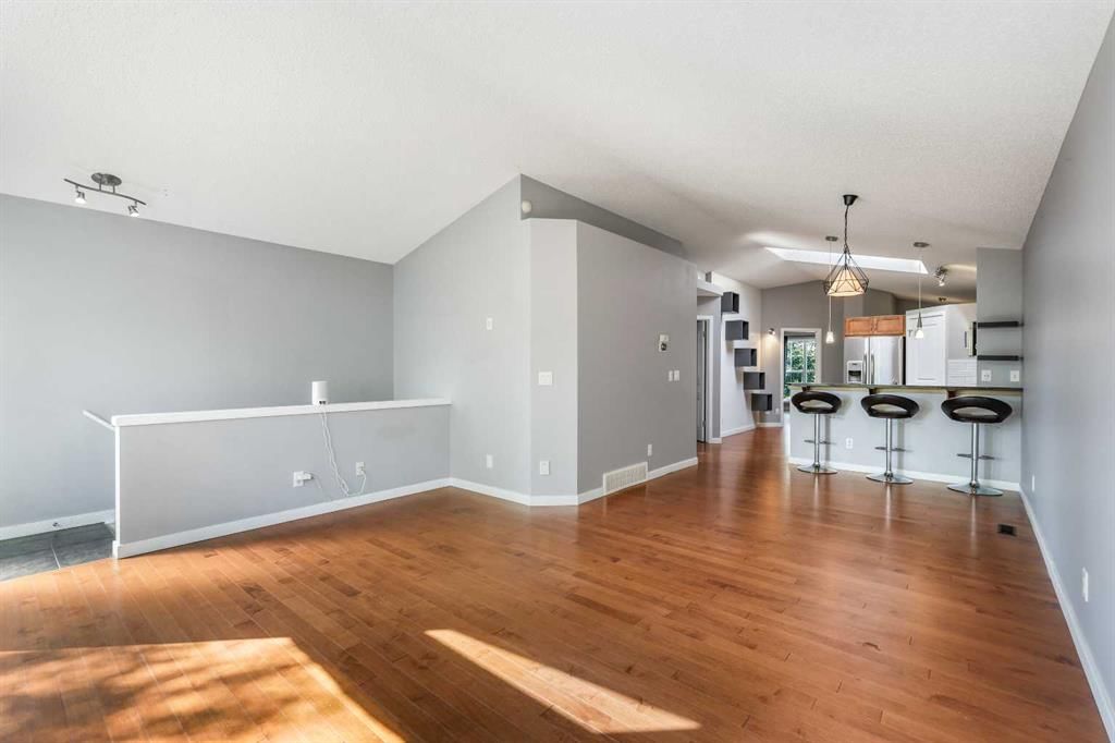 95 New Brighton Landing SE, Calgary — photo 5 of 46