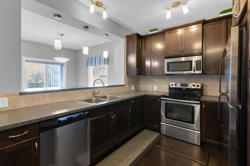 57 Evanscove Manor NW, Calgary — photo 5 of 49