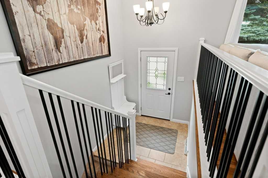 9919 Walrond Road SE, Calgary — photo 3 of 42