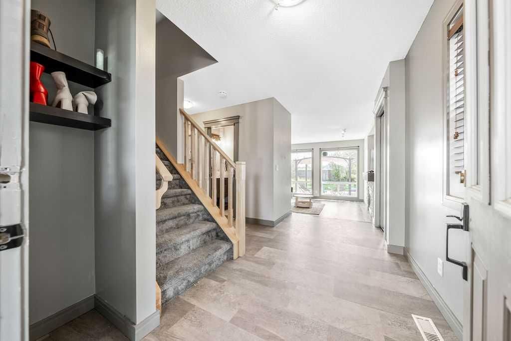 8 Evansdale Way NW, Calgary — photo 3 of 42