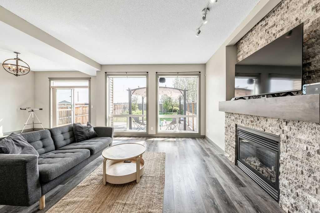 8 Evansdale Way NW, Calgary — photo 4 of 42