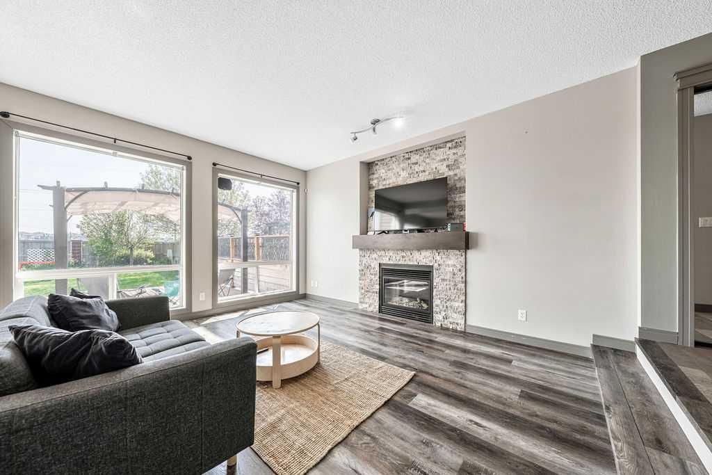 8 Evansdale Way NW, Calgary — photo 5 of 42