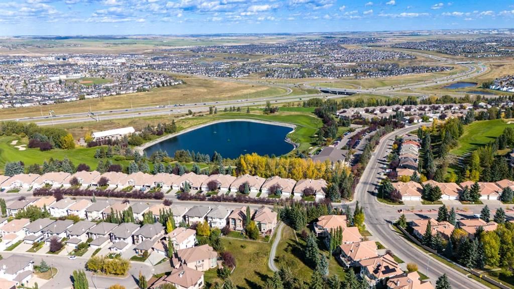216 Hidden Hills Road NW, Calgary — photo 4 of 32