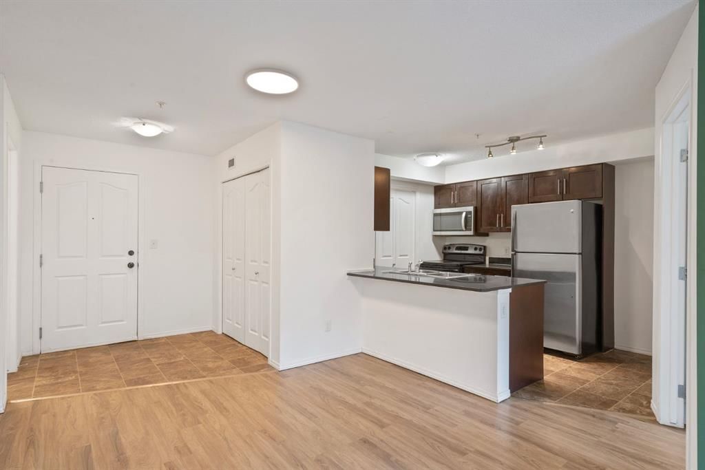 207, 7130 80 Avenue NE, Calgary — main listing photo