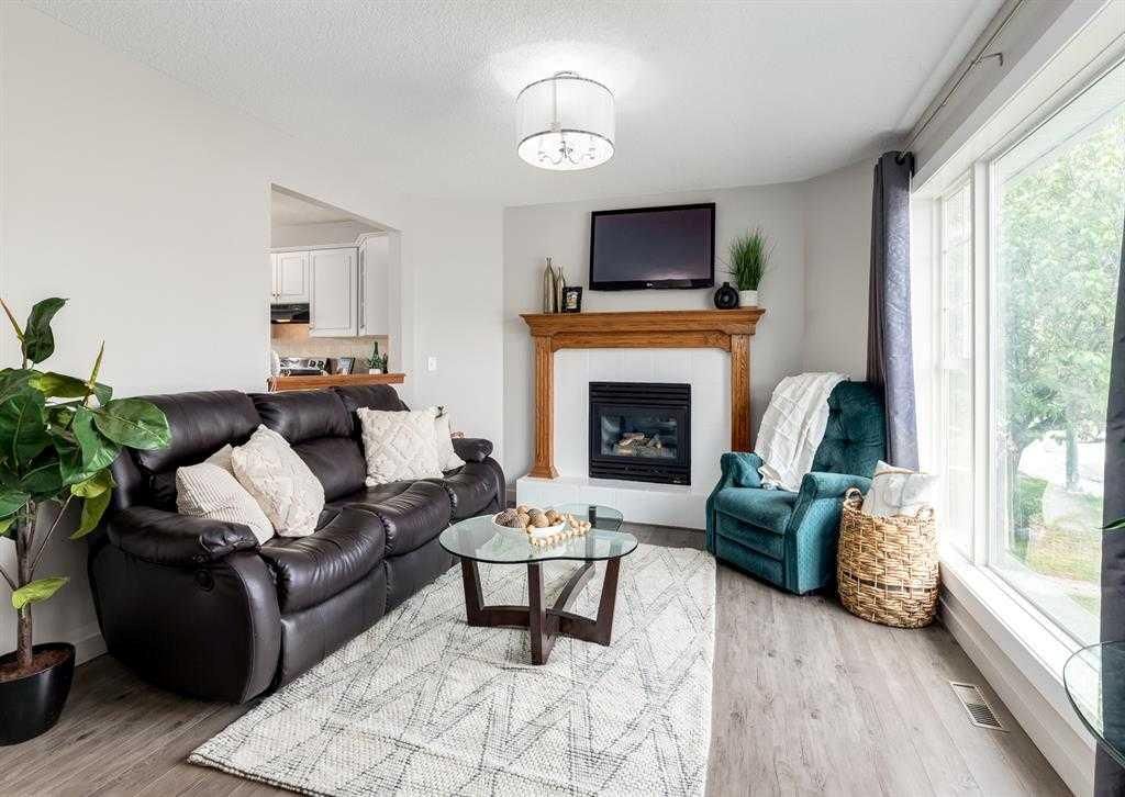 121 Cramond Close SE, Calgary — photo 2 of 23