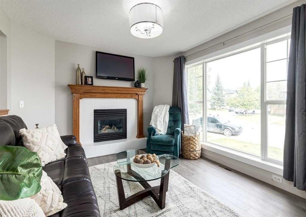 121 Cramond Close SE, Calgary — photo 3 of 23