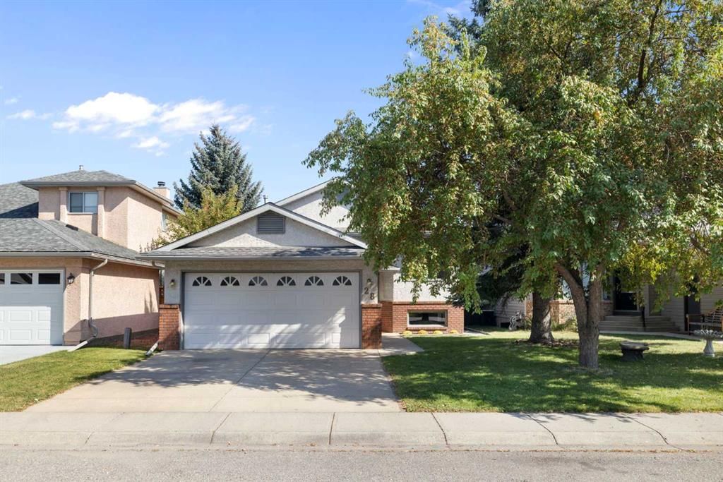 28 Millrise Close SW, Calgary — photo 2 of 46