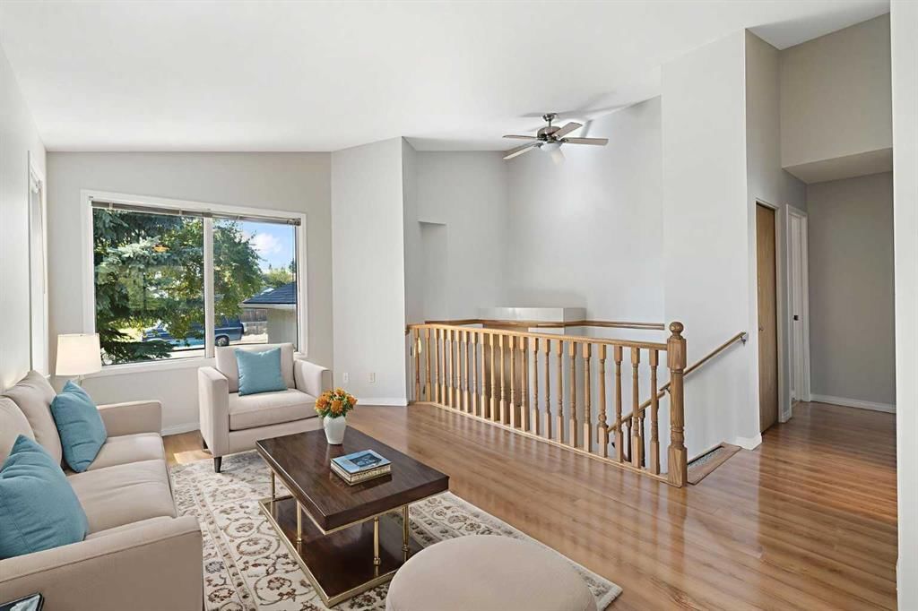 28 Millrise Close SW, Calgary — photo 3 of 46