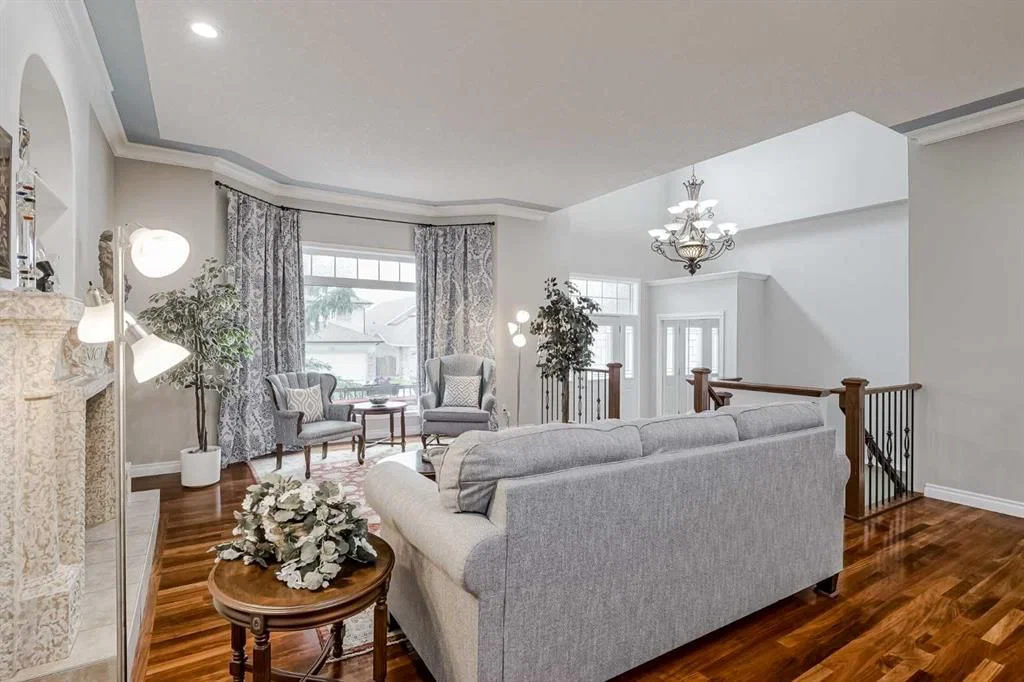 47 Rockywood Circle NW, Calgary — photo 4 of 50