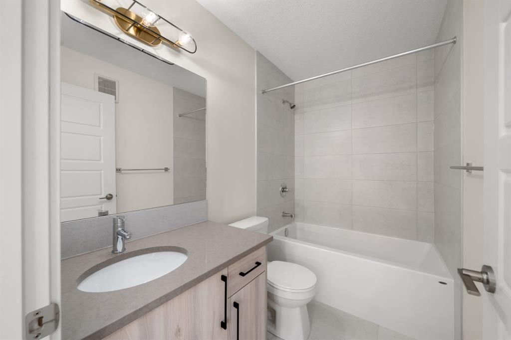 628 Sora Boulevard SE, Calgary — photo 5 of 11