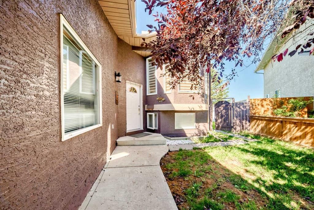 52 MARTINGLEN Place NE, Calgary — photo 3 of 47