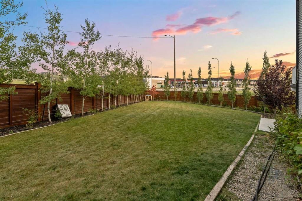 177 Sage Bluff Rise NW, Calgary — photo 3 of 43
