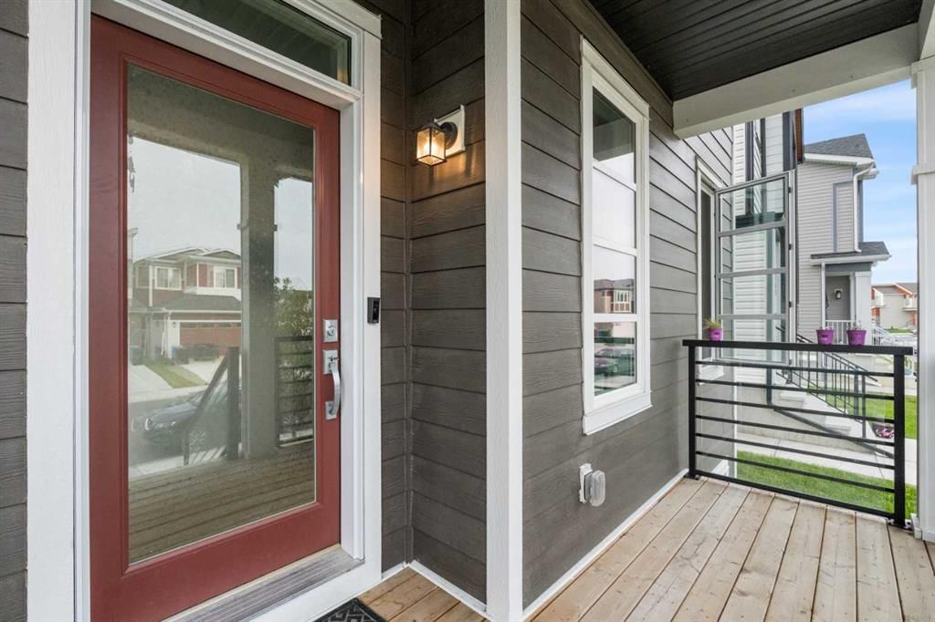 261 Walcrest Way SE, Calgary — photo 5 of 46
