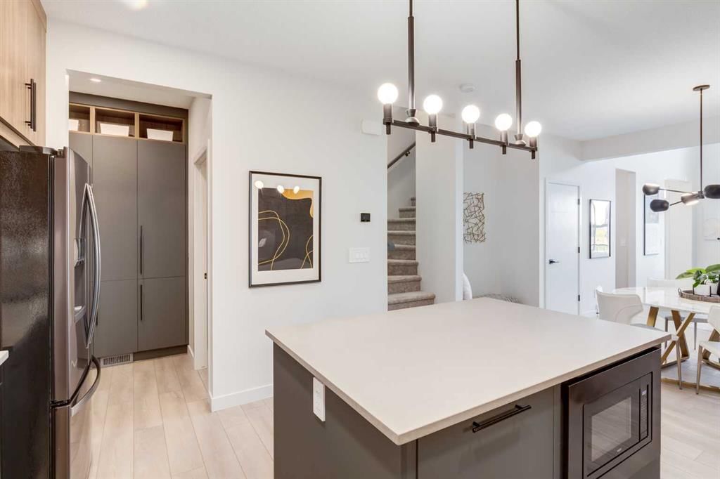 59 Heirloom Boulevard SE, Calgary — photo 4 of 43
