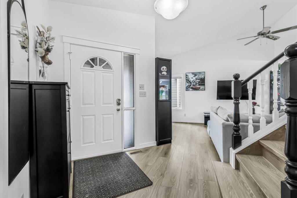 46 Sun Harbour Road SE, Calgary — photo 5 of 45