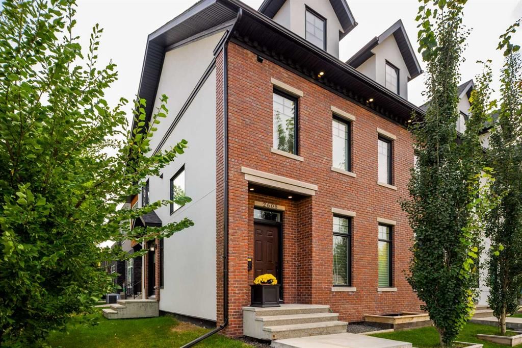 2605 26 Avenue SW, Calgary — main listing photo