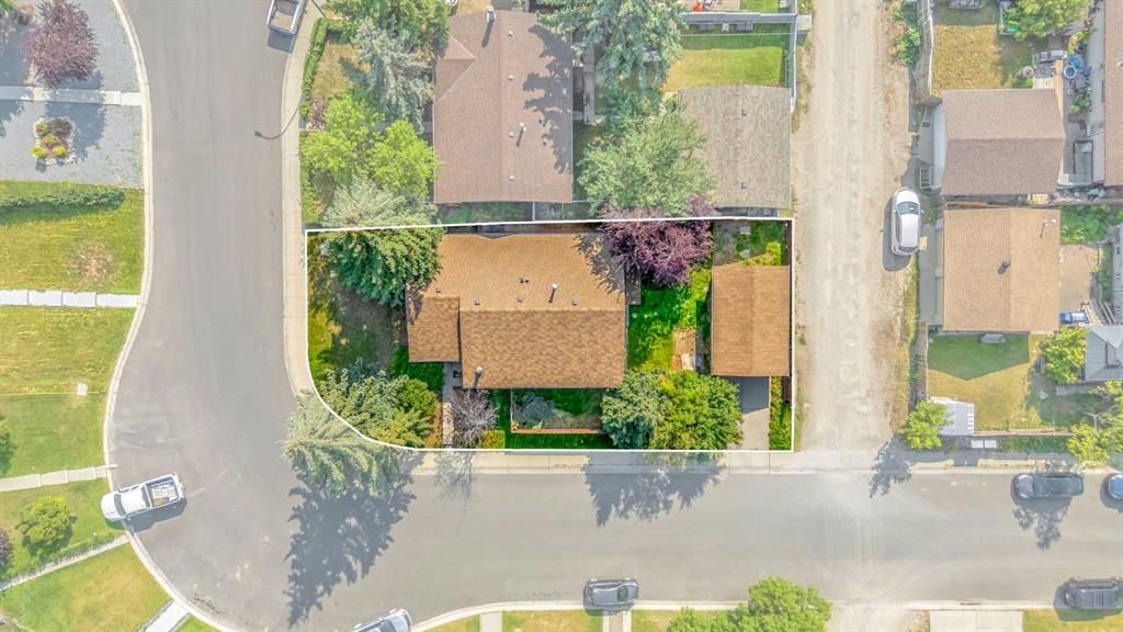 115 Whitman Place NE, Calgary — photo 2 of 37