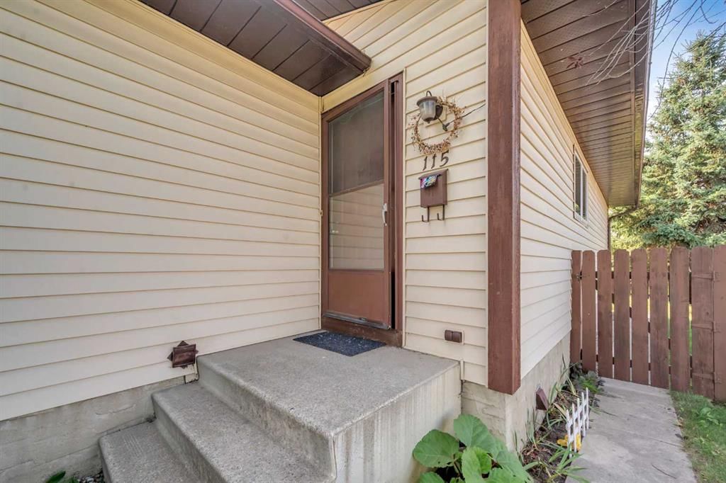 115 Whitman Place NE, Calgary — photo 5 of 37