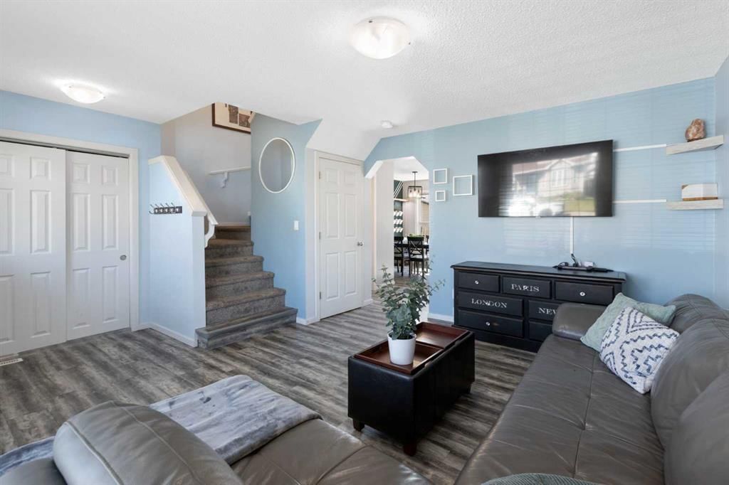 186 Citadel Acres Close NW, Calgary — photo 5 of 44