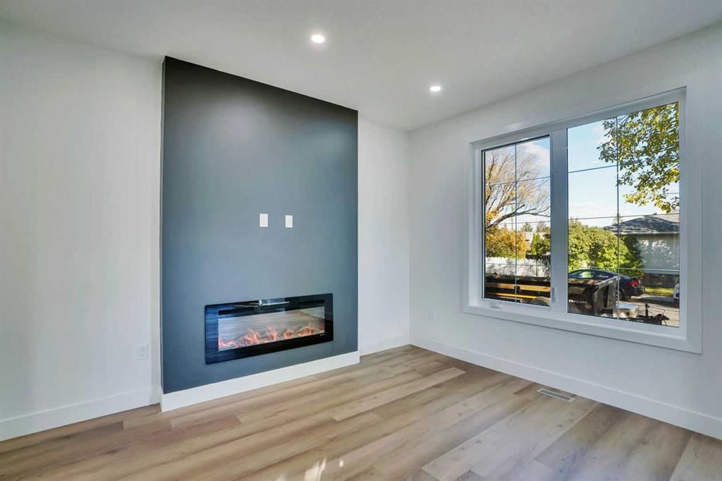 1802 19 Avenue NW, Calgary — photo 4 of 31