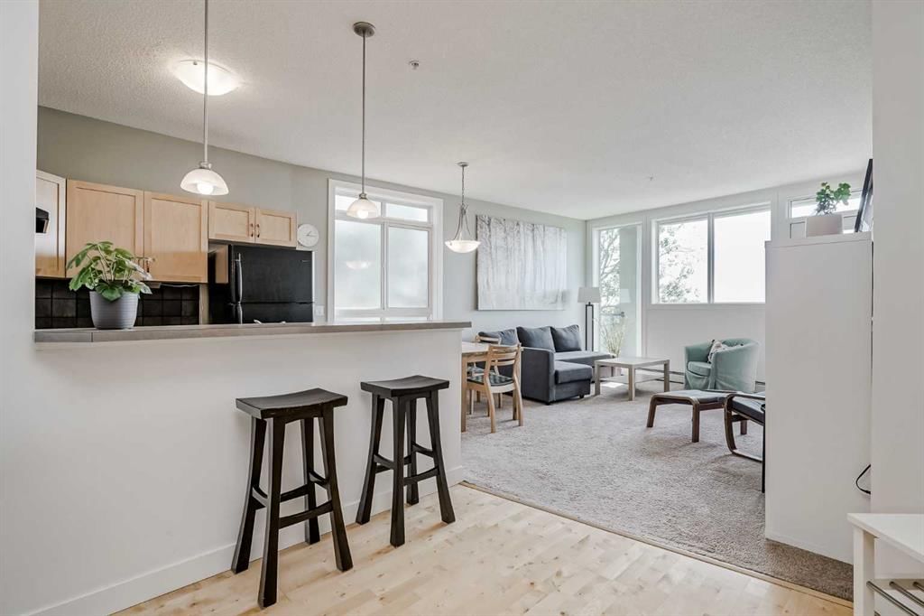 301, 540 5 Avenue NE, Calgary — photo 3 of 46