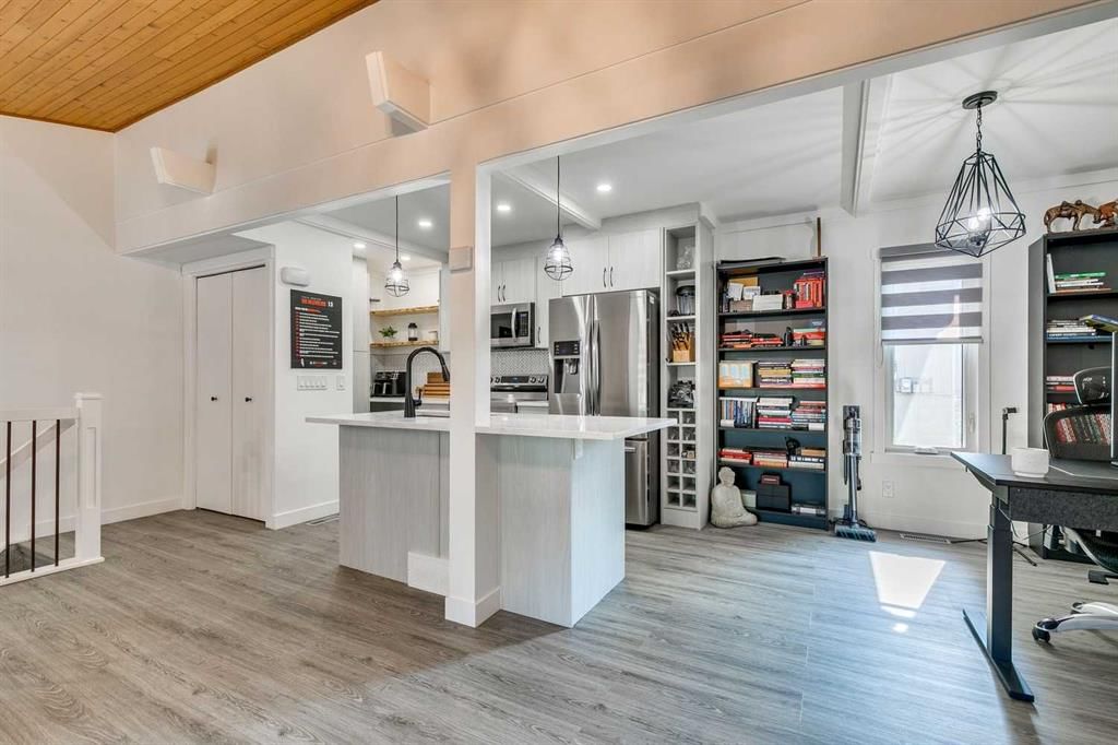 1004, 11010 Bonaventure Drive SE, Calgary — photo 4 of 18