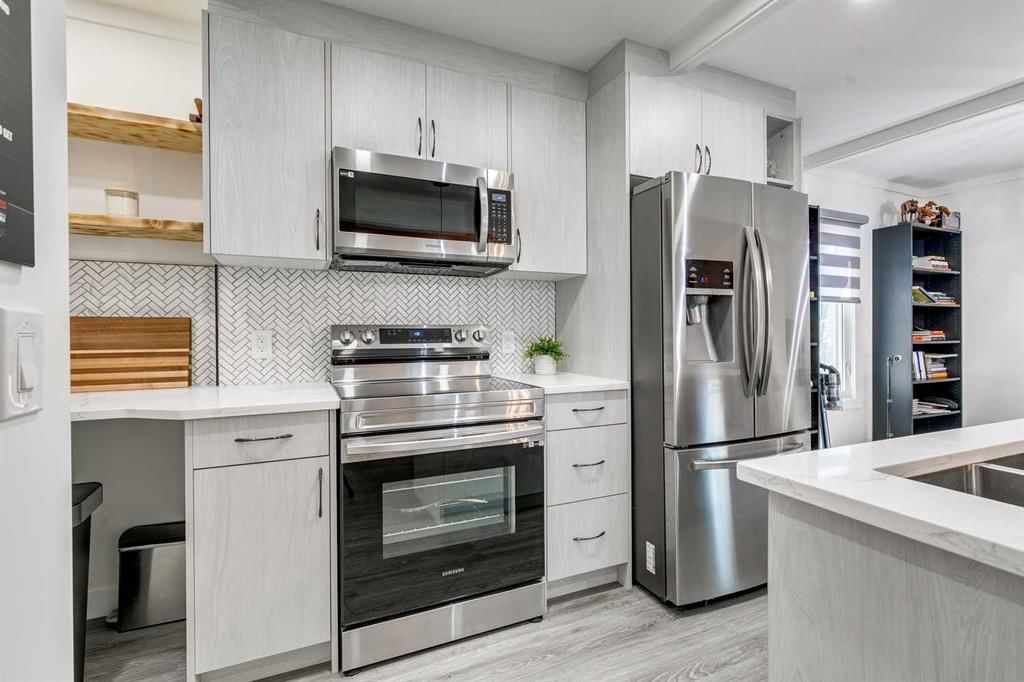 1004, 11010 Bonaventure Drive SE, Calgary — photo 5 of 18