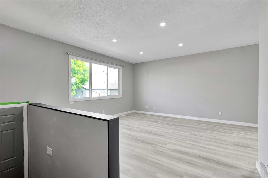 224 Pensville Close SE, Calgary — photo 5 of 26