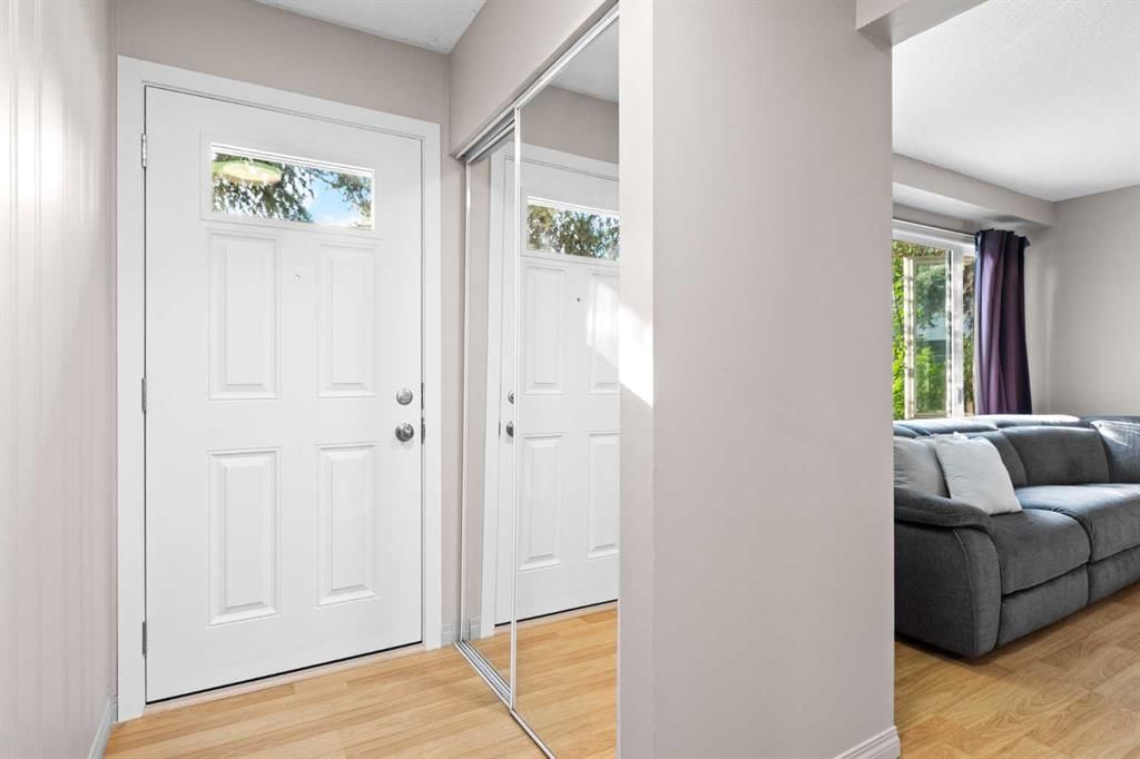 61, 630 Sabrina Road SW, Calgary — photo 4 of 24