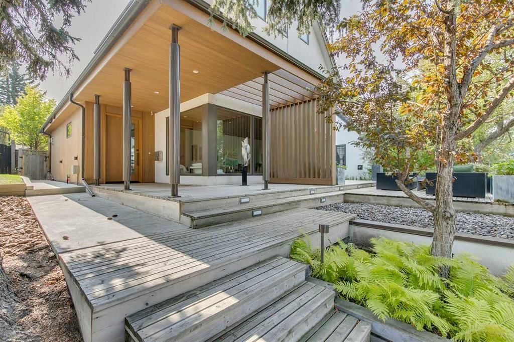 529 Sunderland Avenue SW, Calgary — photo 2 of 50