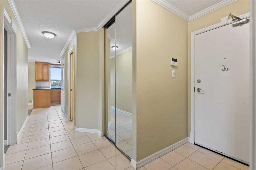 406, 4555 Varsity Lane NW, Calgary — photo 2 of 50