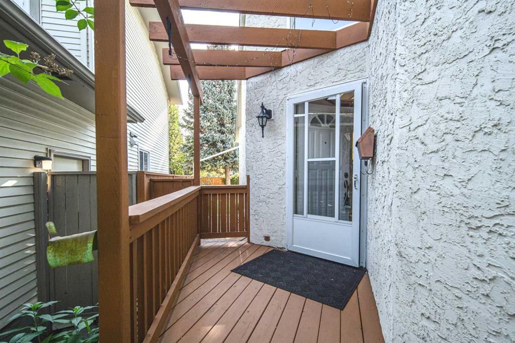 16 Sunhaven Way SE, Calgary — photo 2 of 35